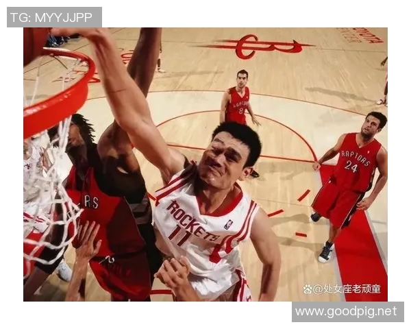 穆托姆博与姚明的篮球传奇队友关系探秘与回忆分享