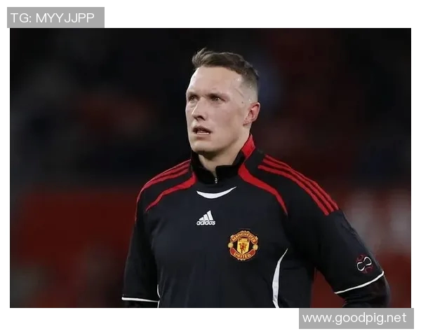 欧洲黑色足球明星的传奇故事与辉煌成就探秘 欧洲黑色足球明星的传奇故事与辉煌成就探秘