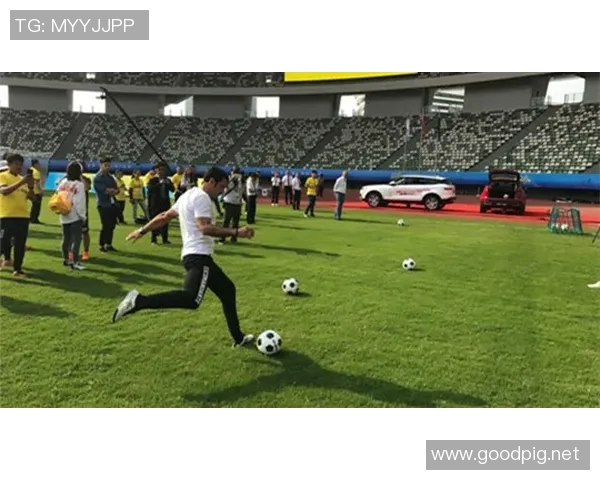 中国足球明星在美国的崛起与挑战探索中美足球文化的碰撞与融合 中国足球明星在美国的崛起与挑战探索中美足球文化的碰撞与融合