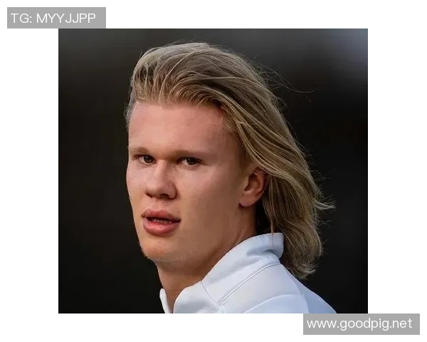 昔日英俊足球明星如今发福对比照揭示岁月无情与运动员的生活变迁