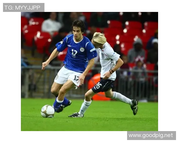 足球明星魅力大比拼谁才是最帅的球场风云人物